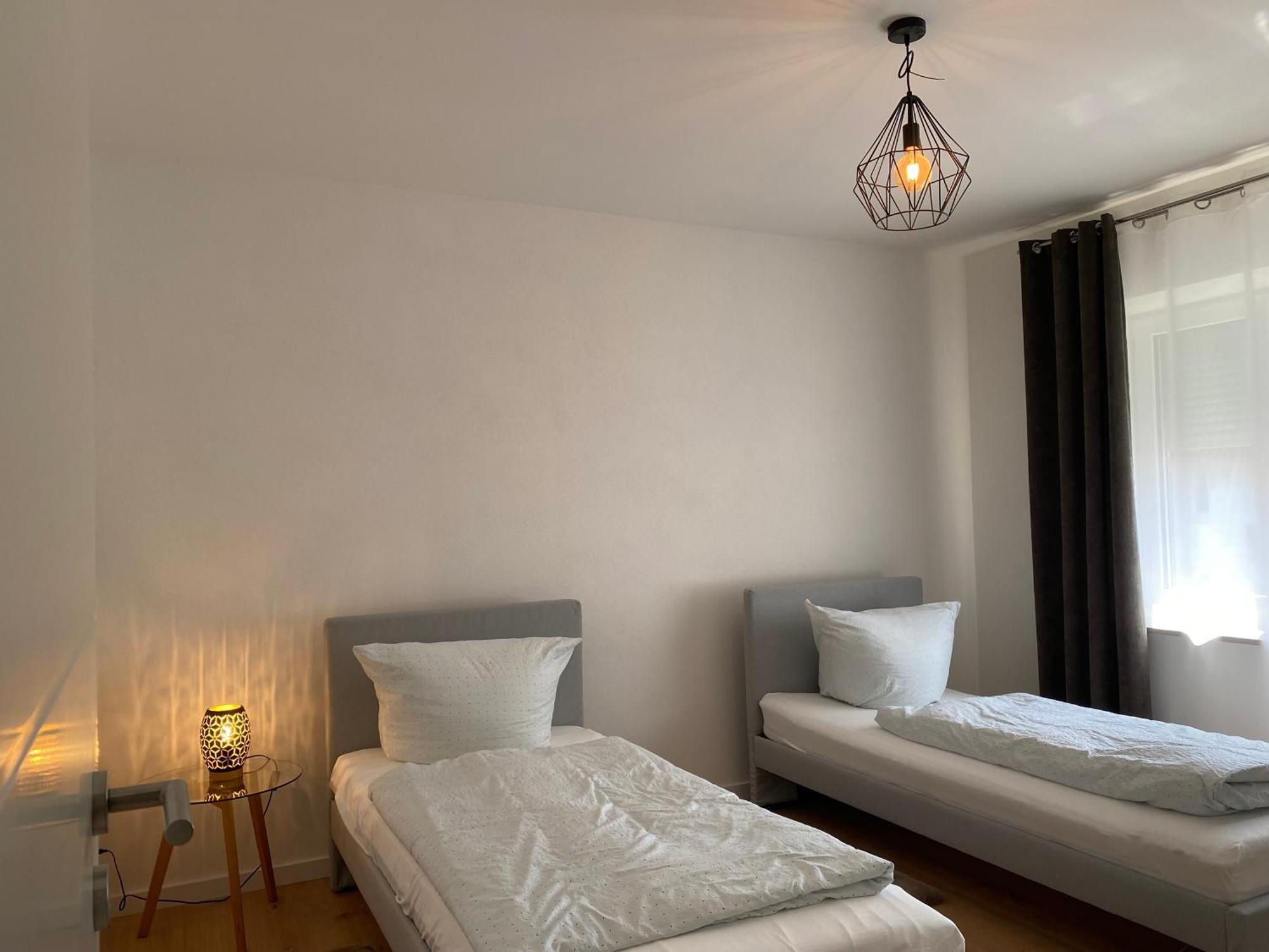 Modern Living Apartment - Naehe Krankenhaus, Altstadt, Bahnhof - 3-Zimmer *