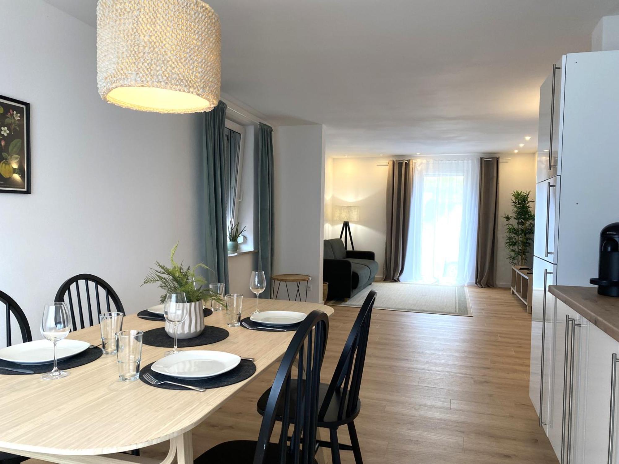 Modernes & Grosszuegiges 3-zimmer - Naehe Klinikum & Altstadt Apartment